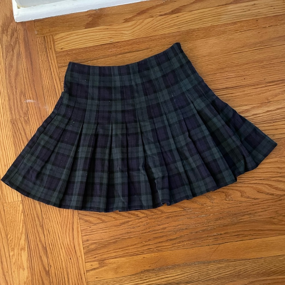 brandy melville pleated skirt